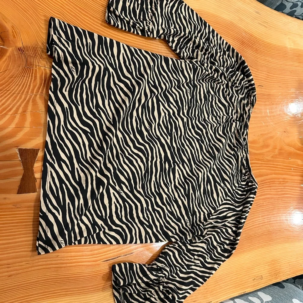 Animal Print  Michael Kors Top Size L - Picture 7 of 9